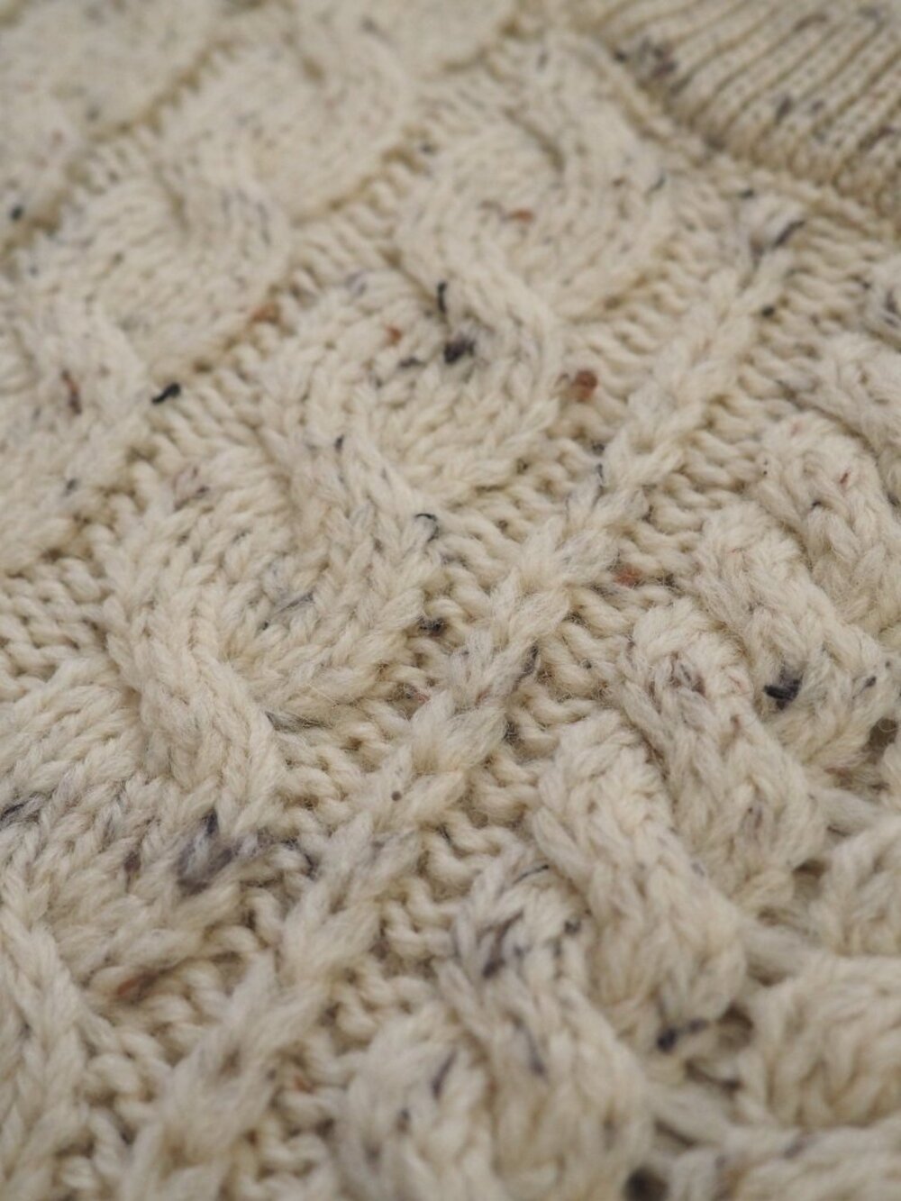 Vintage Cottage Knitwear Aran by Classic Knits Chunky Fisherman Cable Knit - Picture 5 of 9